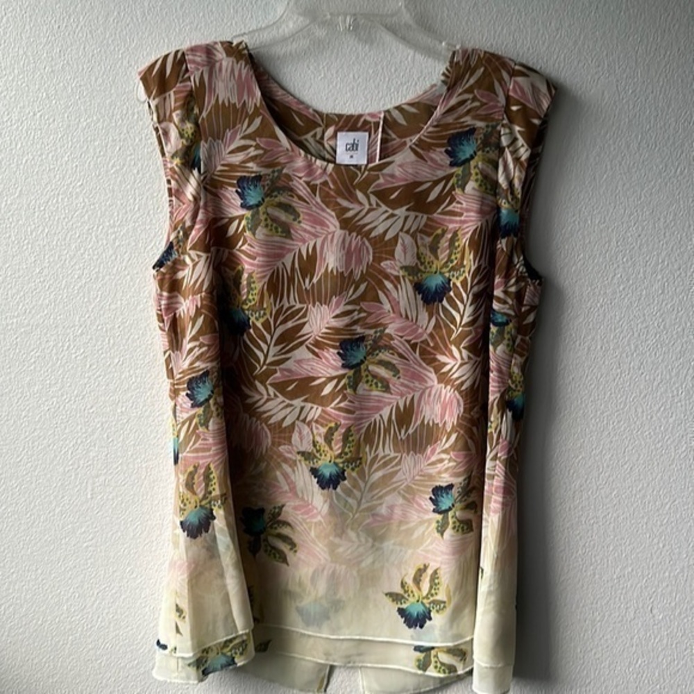 CAbi top style #5216 size medium floral, soft girl top
